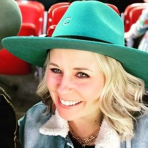 Meet your Posher, Hailey